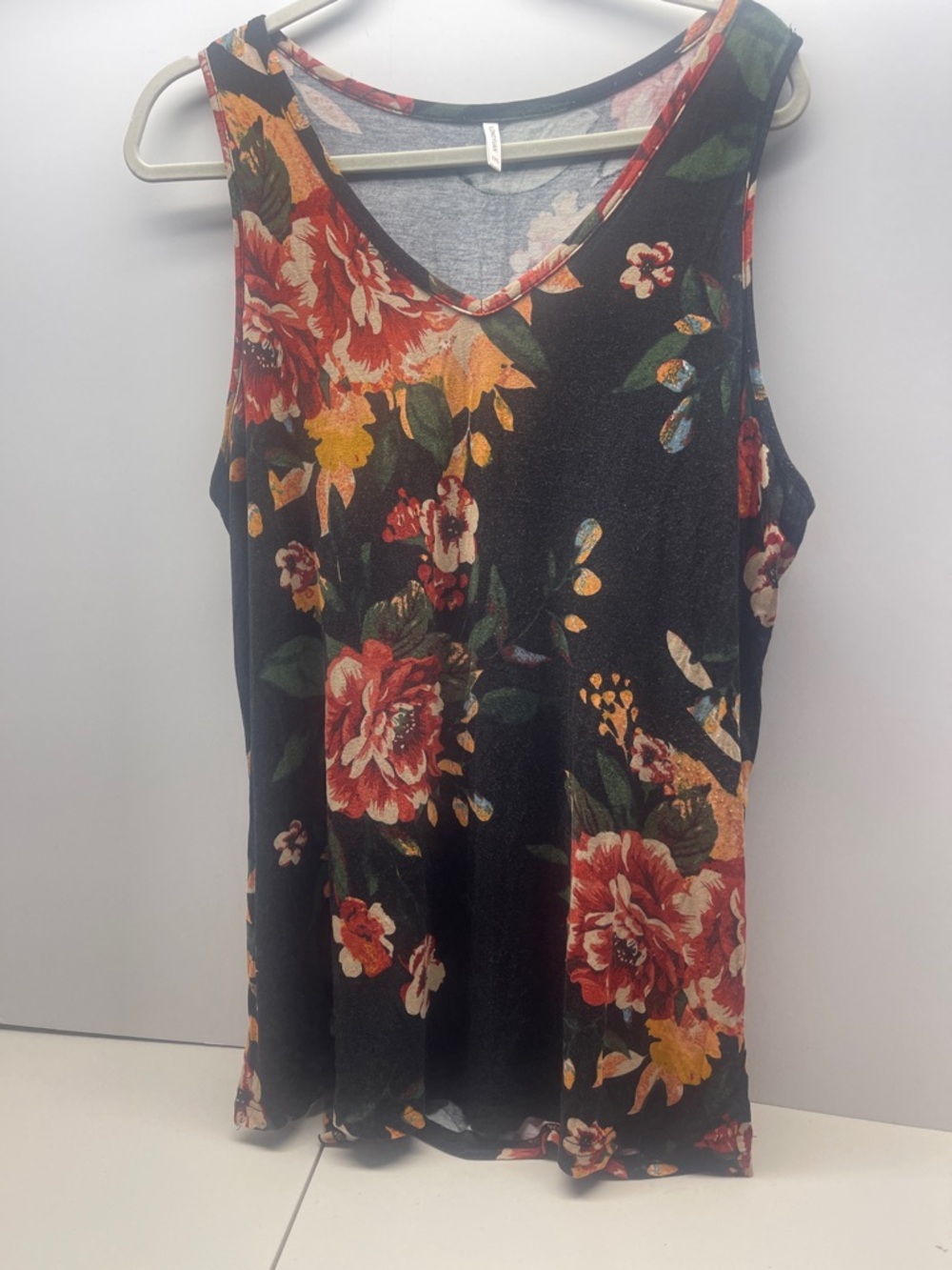 Floral V-Neck Tank Top - Black with Red Floral